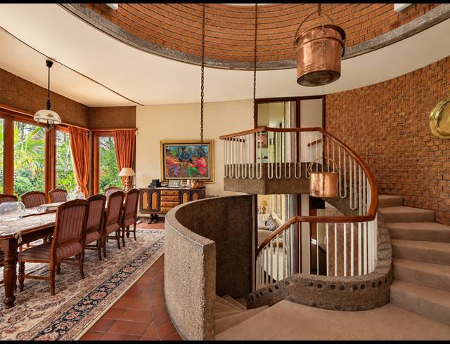 6 BEDROOM HOUSE FOR SALE IN THREE RIVERS
